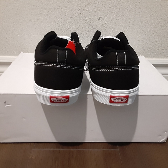 Vans - Picture 4 of 4